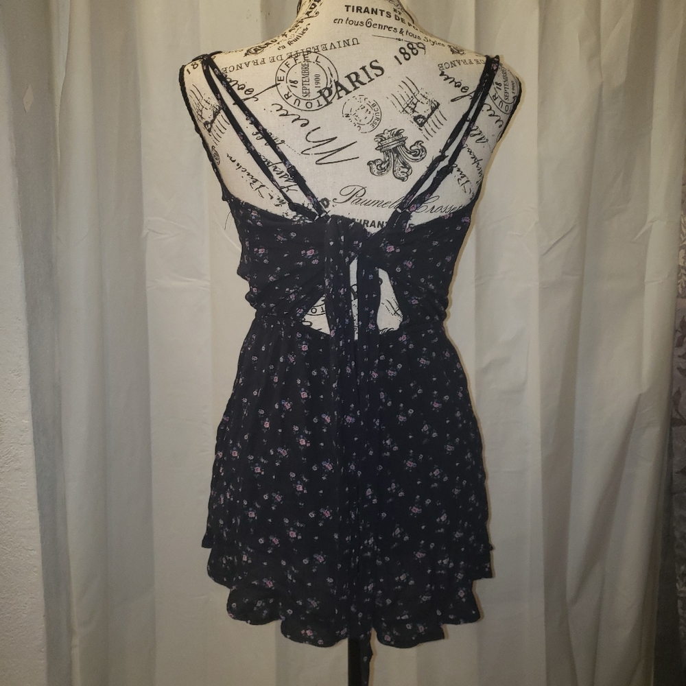 Romper - Picture 2 of 5